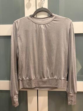Vuori Light Gray Crewneck Sweatshirt